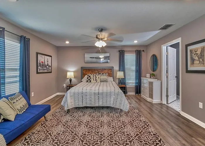 Cozy Haven Attached To Million Home - South Tampa